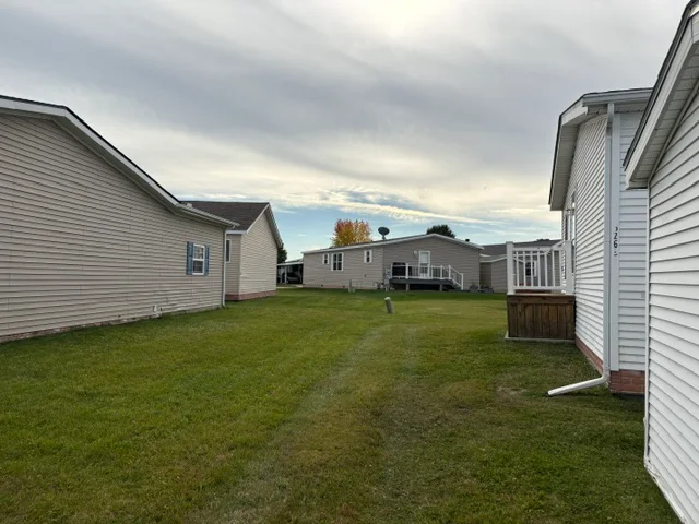 37074 Grindstone Trl manufactured home in Millstone Pond, Lenox, MI — photo 5