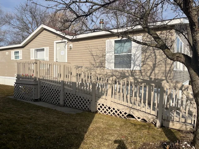 29691 Georgetown Drive manufactured home in Carriage Way, Chesterfield, MI — photo 2