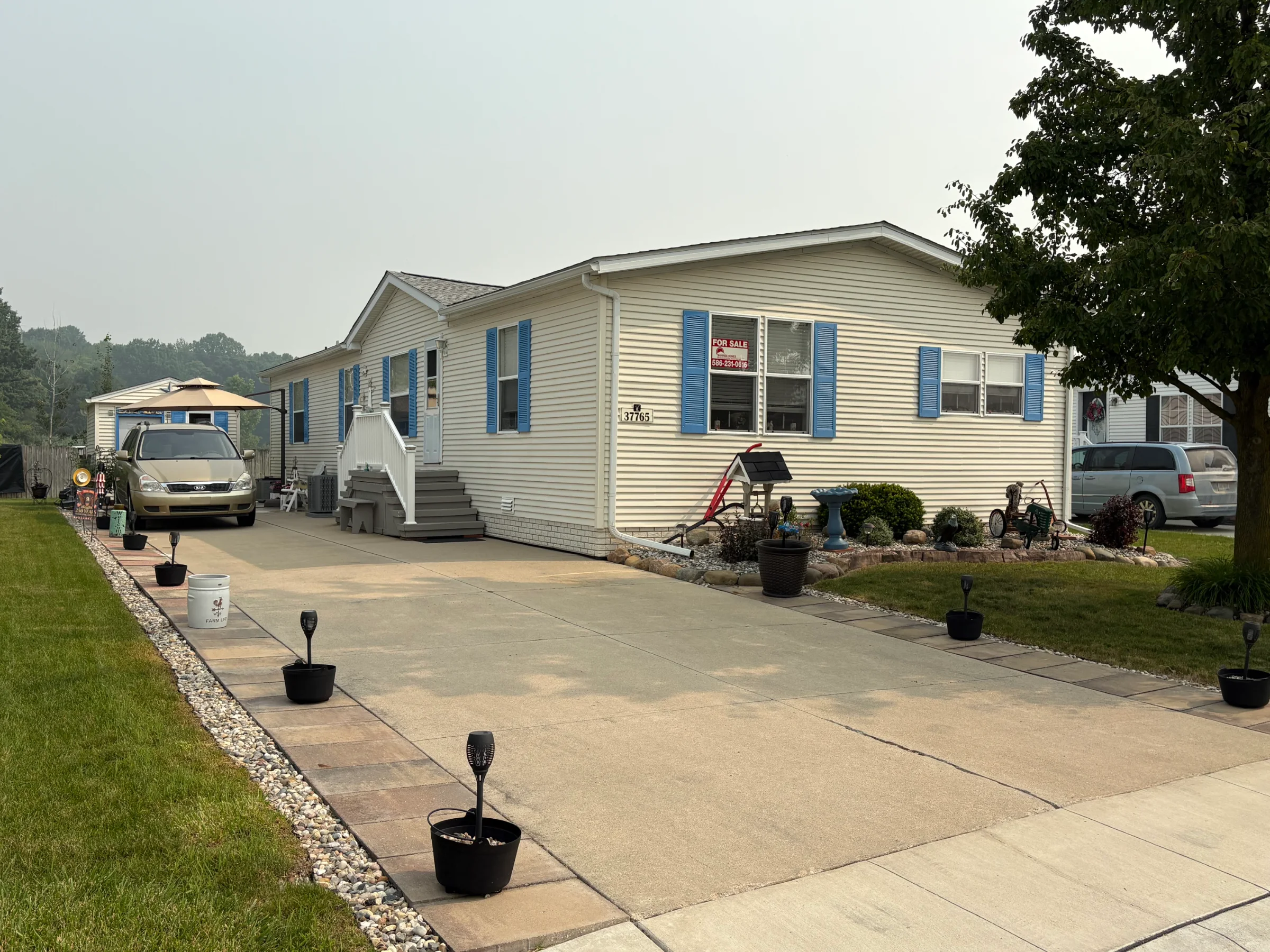 37765 N Millstone Pond Blvd manufactured home in Millstone Pond, Lenox, MI