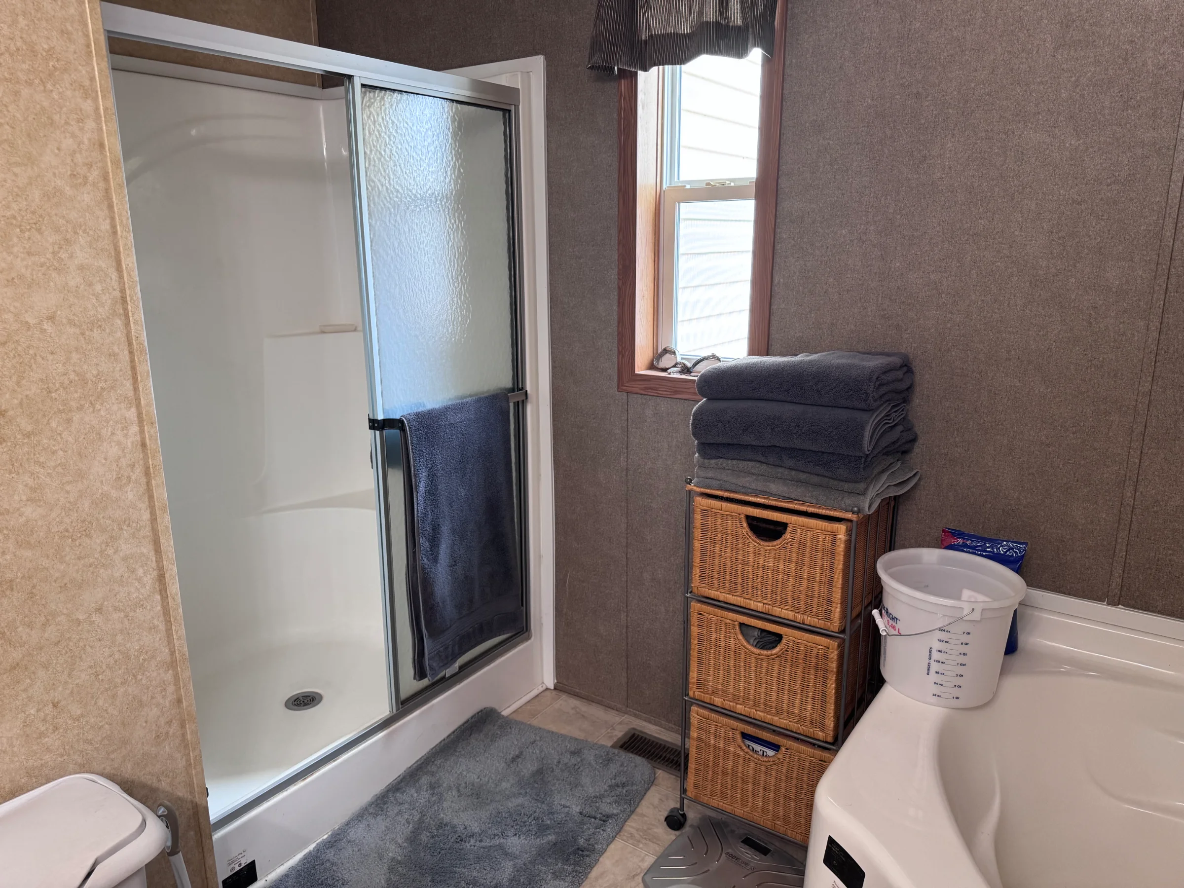 17008 Oliver Drive manufactured home in Camelot Villa Macomb, Macomb, MI — photo 12