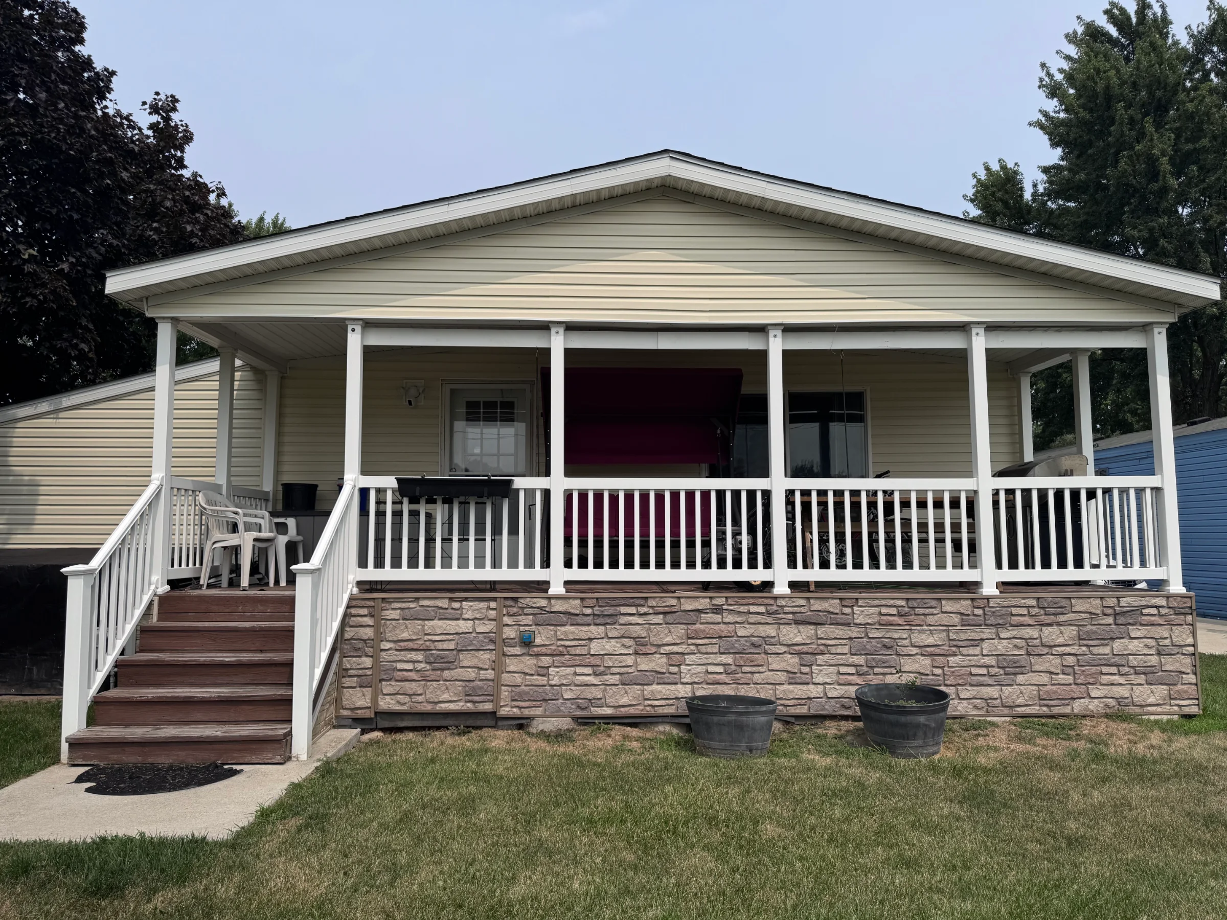 17008 Oliver Drive manufactured home in Camelot Villa Macomb, Macomb, MI — photo 3