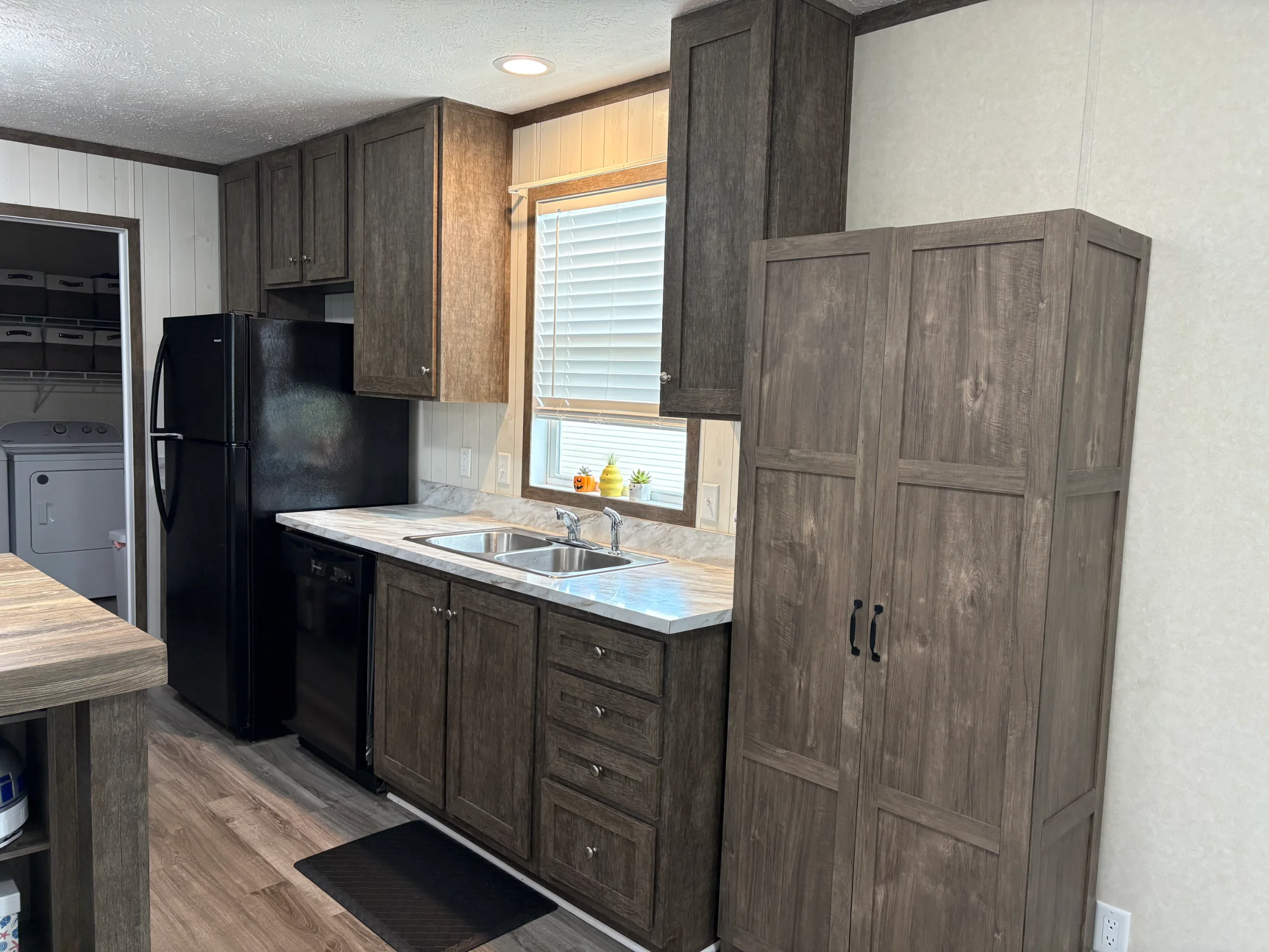 59420 Laine Lane manufactured home in Riverbrook, New Haven, MI — photo 12
