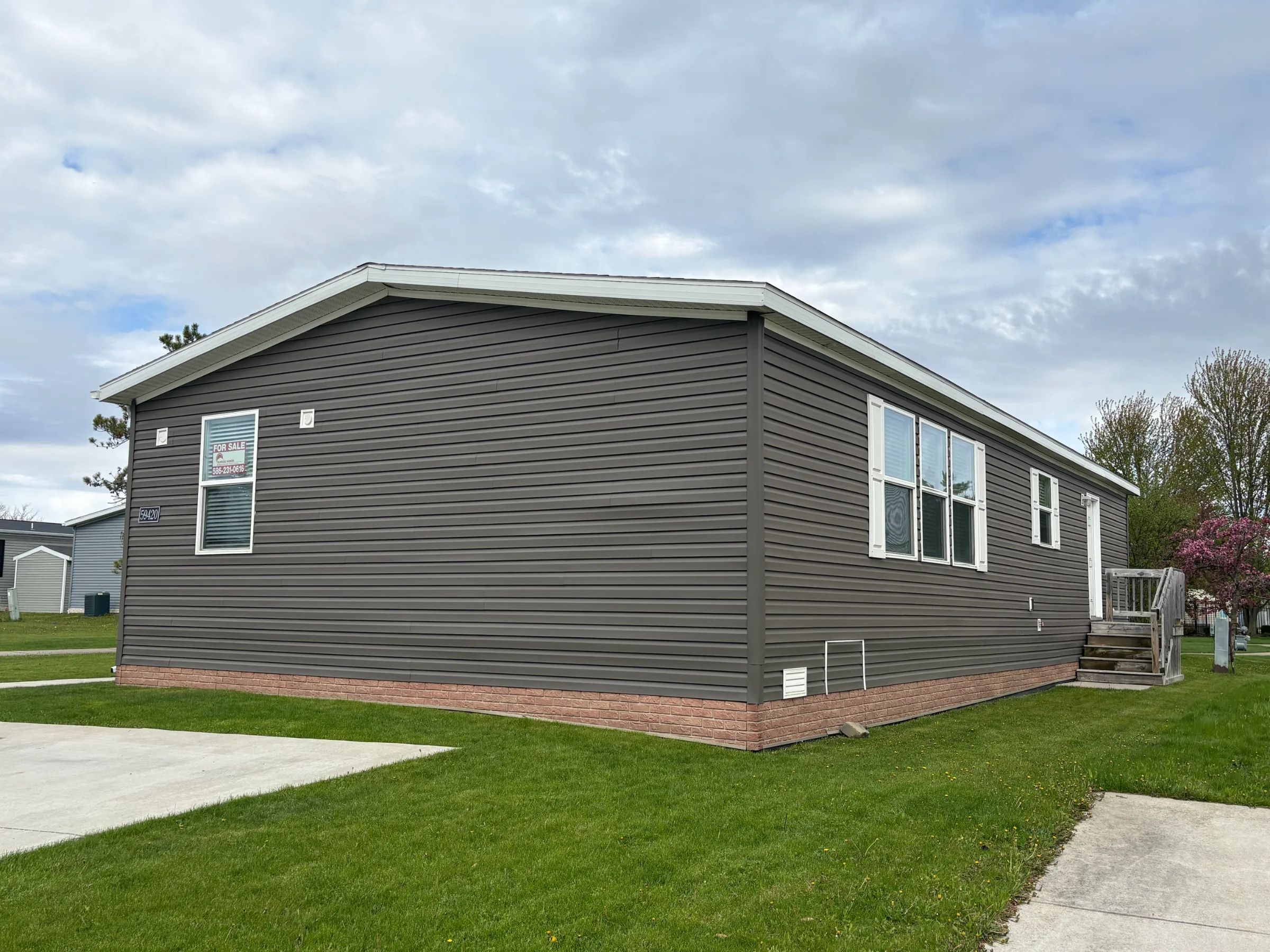 59420 Laine Lane manufactured home in Riverbrook, New Haven, MI — photo 2