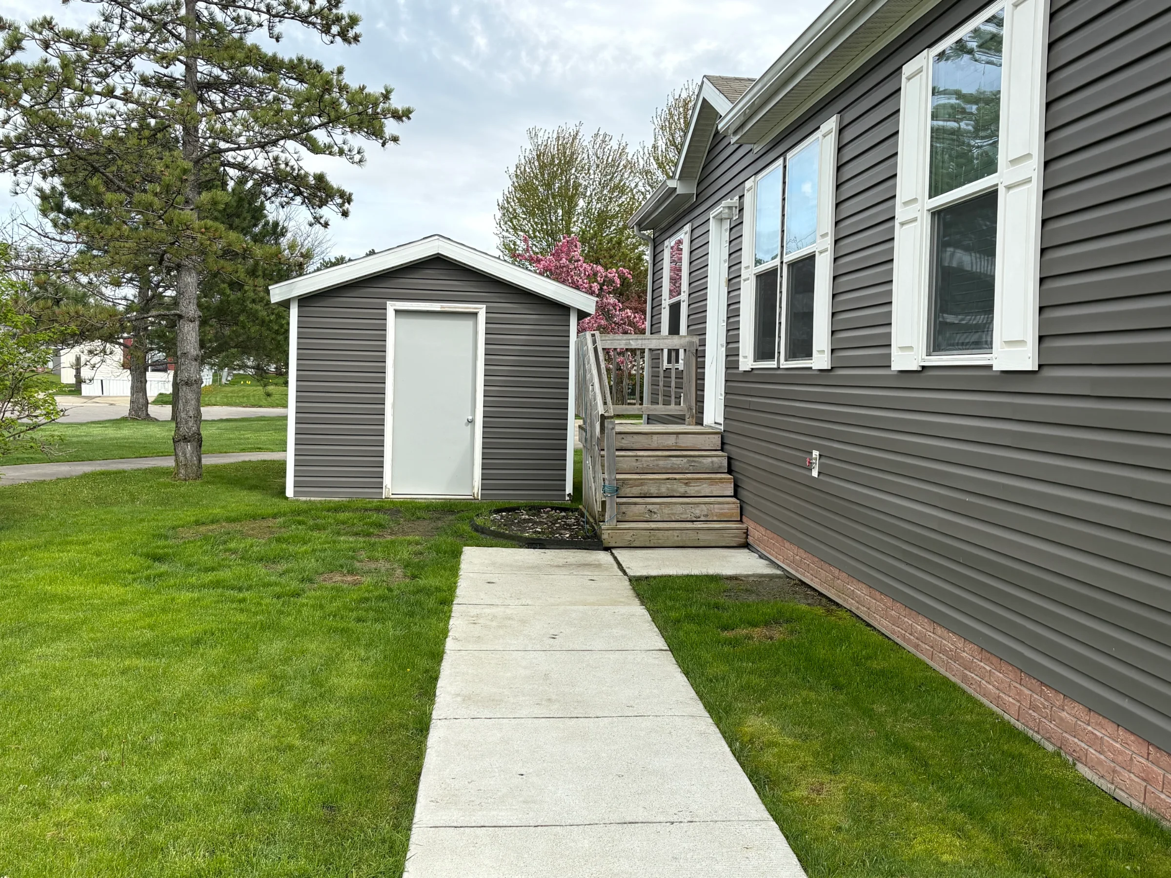 59420 Laine Lane manufactured home in Riverbrook, New Haven, MI — photo 3
