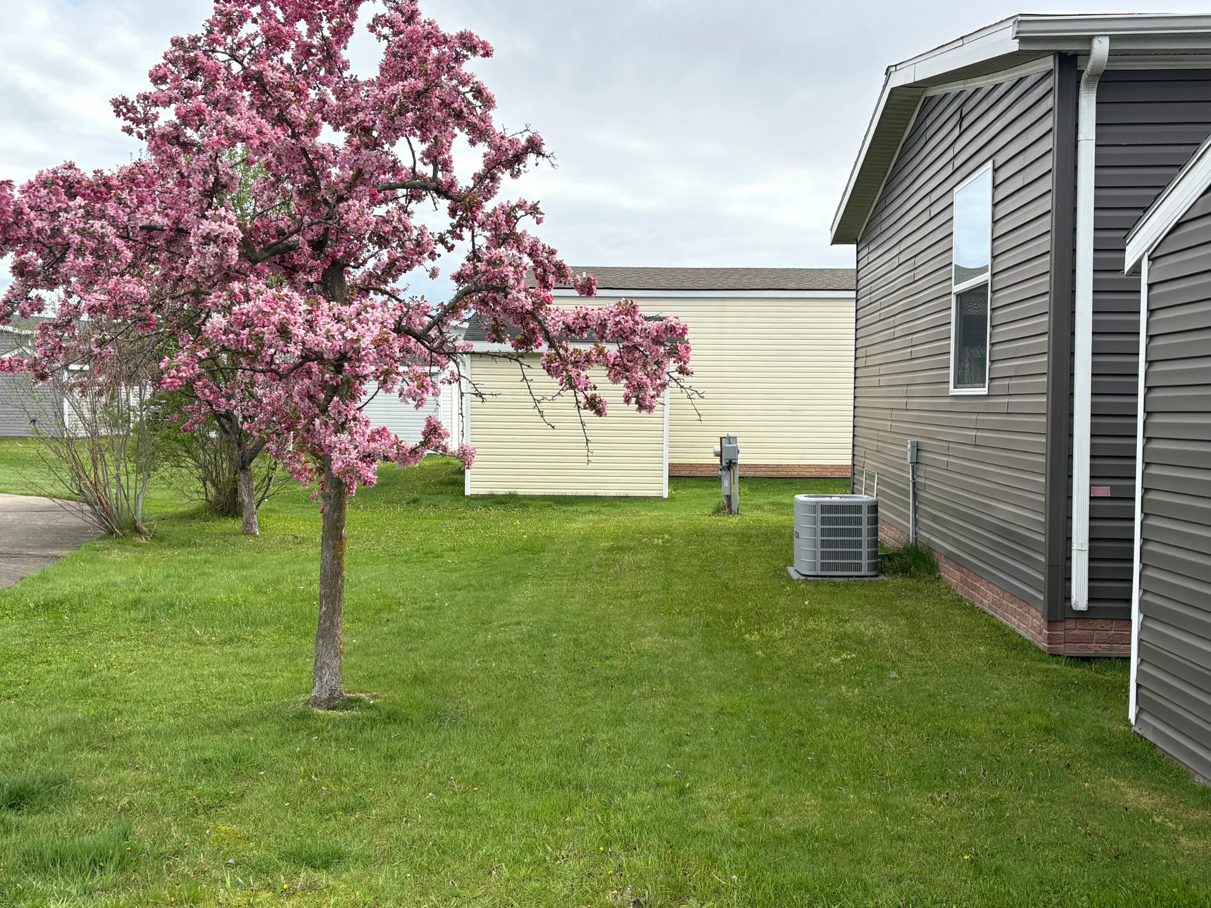 59420 Laine Lane manufactured home in Riverbrook, New Haven, MI — photo 4