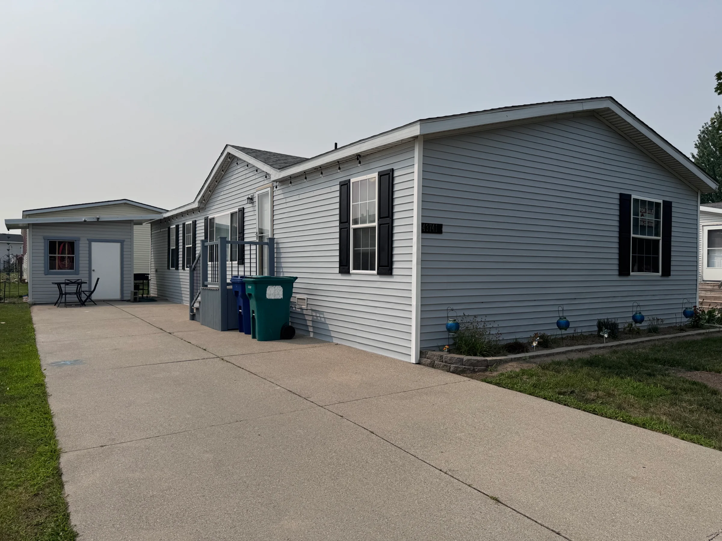 43741 Eureka Drive manufactured home in Silver Springs, Clinton Township, MI