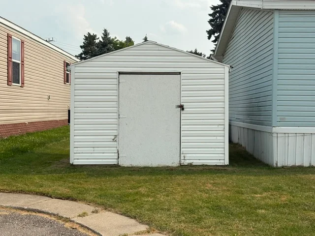 59132 Brandywine Street manufactured home in Riverbrook, New Haven, MI — photo 3
