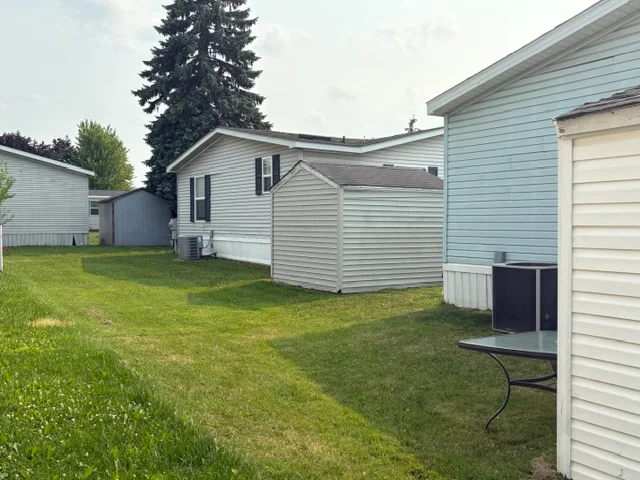 59132 Brandywine Street manufactured home in Riverbrook, New Haven, MI — photo 4