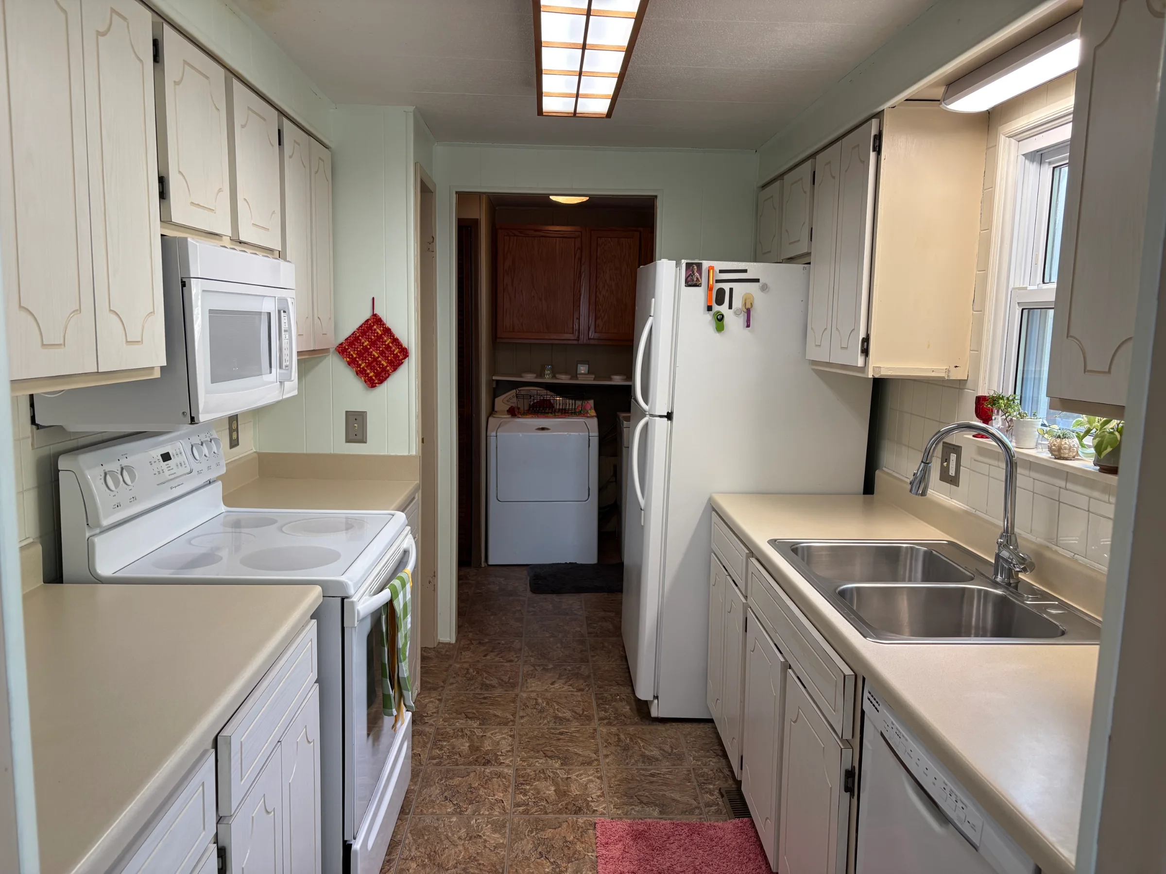 500 Warbler Street manufactured home in Avon on the Lake Senior Community, Rochester Hills, MI — photo 11