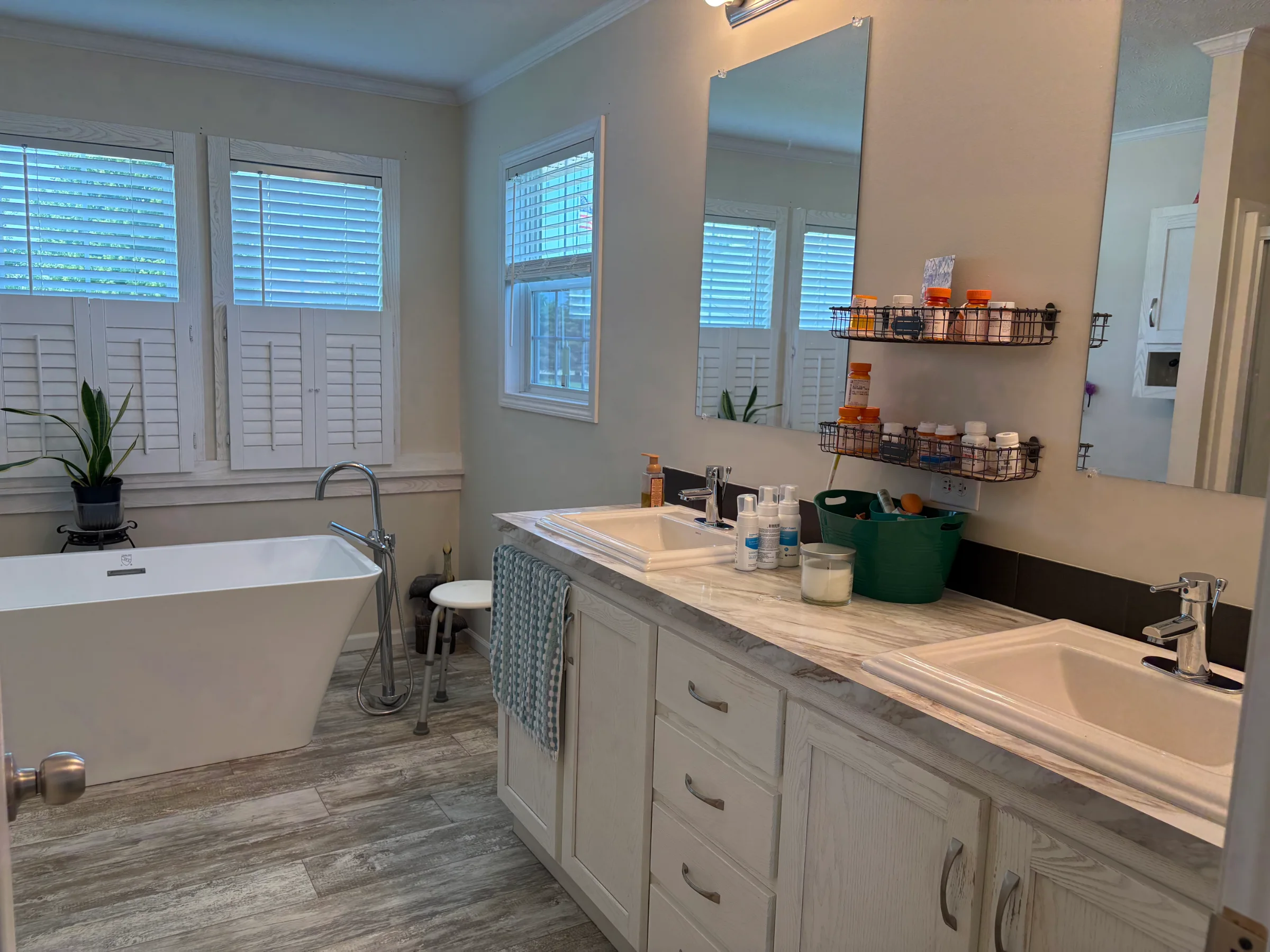 57583 Miller Court manufactured home in Millstone Pond, Lenox, MI — photo 18