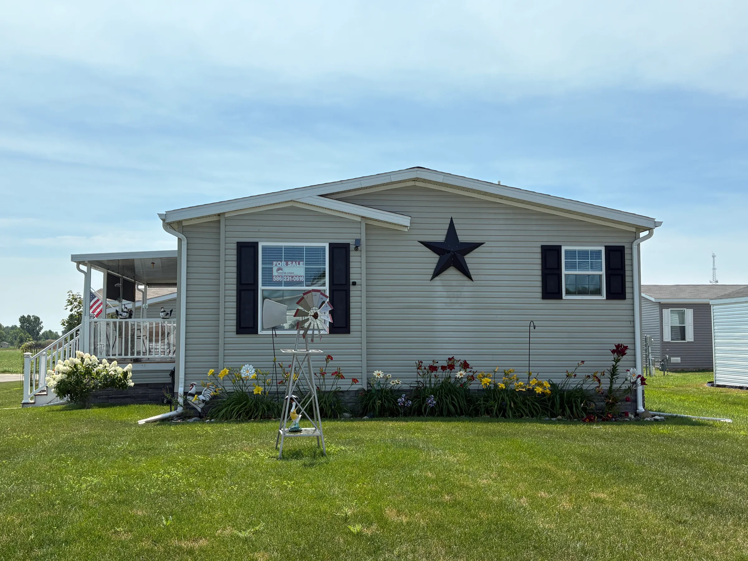 57583 Miller Court manufactured home in Millstone Pond, Lenox, MI — photo 2