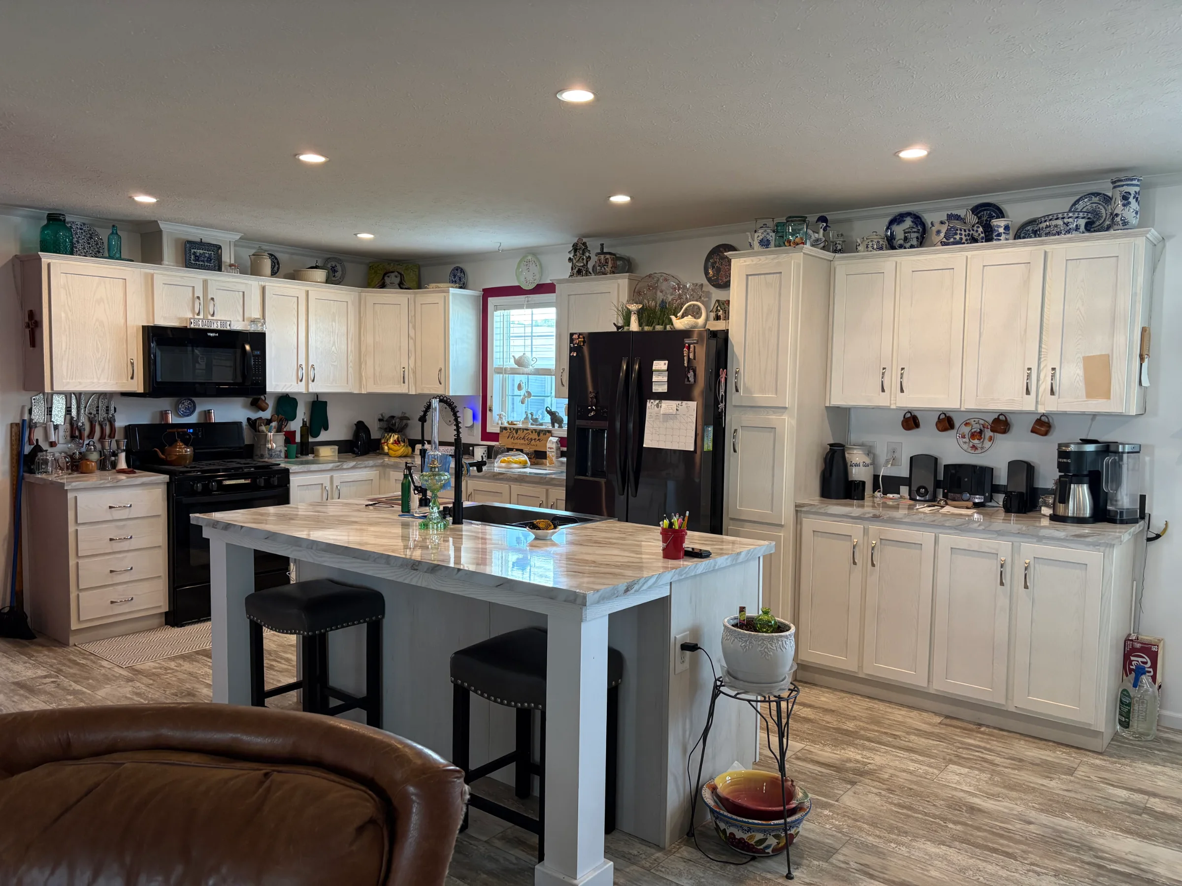 57583 Miller Court manufactured home in Millstone Pond, Lenox, MI — photo 9