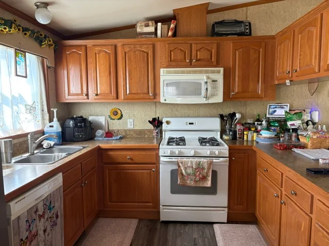 15303 Enchante Drive manufactured home in River's Edge, Clinton Twp, MI — photo 10