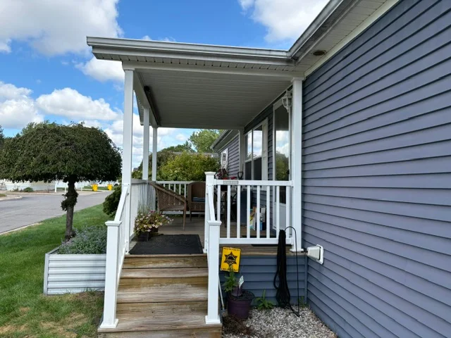 15303 Enchante Drive manufactured home in River's Edge, Clinton Twp, MI — photo 5