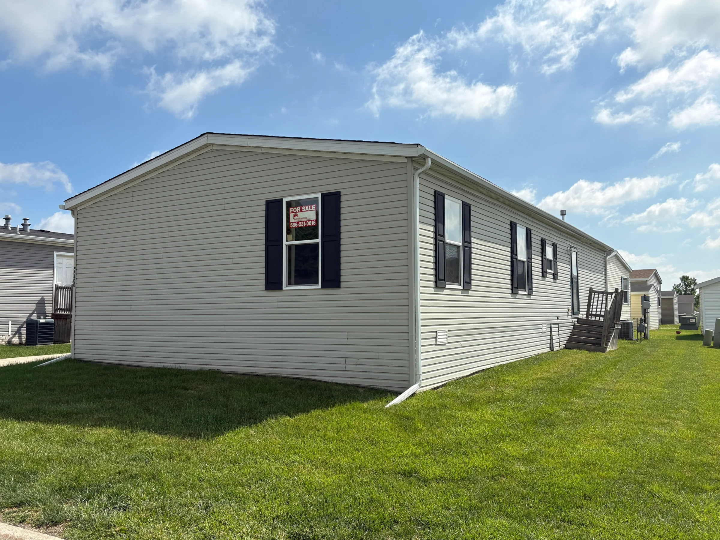 58400 Brookside Drive manufactured home in Meadow Creek, New Haven, MI — photo 2
