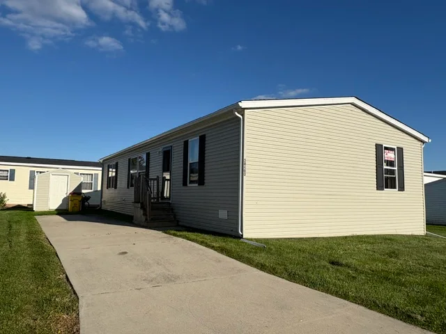 58400 Brookside Drive manufactured home in Meadow Creek, New Haven, MI