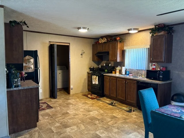 58400 Brookside Drive manufactured home in Meadow Creek, New Haven, MI — photo 7