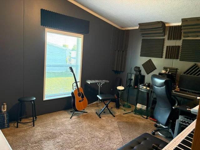33266 Grove Ct manufactured home in Meadow Creek, New Haven, MI — photo 19