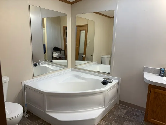 33266 Grove Ct manufactured home in Meadow Creek, New Haven, MI — photo 23