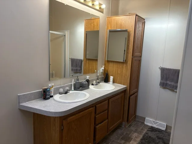 33266 Grove Ct manufactured home in Meadow Creek, New Haven, MI — photo 21