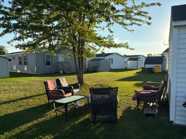 33266 Grove Ct manufactured home in Meadow Creek, New Haven, MI — photo 5